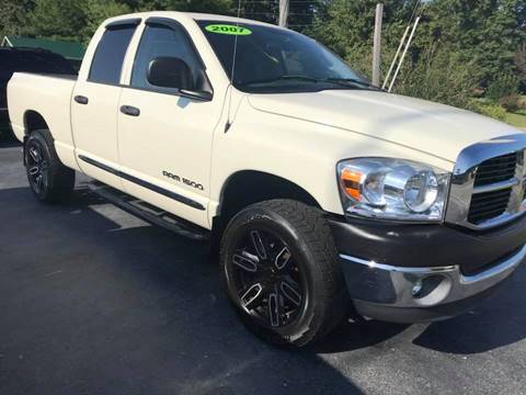 2007 Dodge Ram Pickup 1500 for sale at CRS Auto & Trailer Sales Inc in Clay City KY