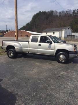 2004 Chevrolet Silverado 2500 for sale at CRS Auto & Trailer Sales Inc in Clay City KY