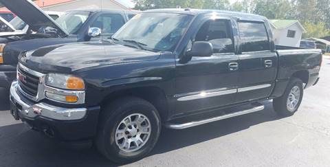2005 GMC Sierra 1500 for sale at CRS Auto & Trailer Sales Inc in Clay City KY