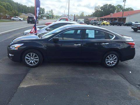 2015 Nissan Altima for sale at CRS Auto & Trailer Sales Inc in Clay City KY