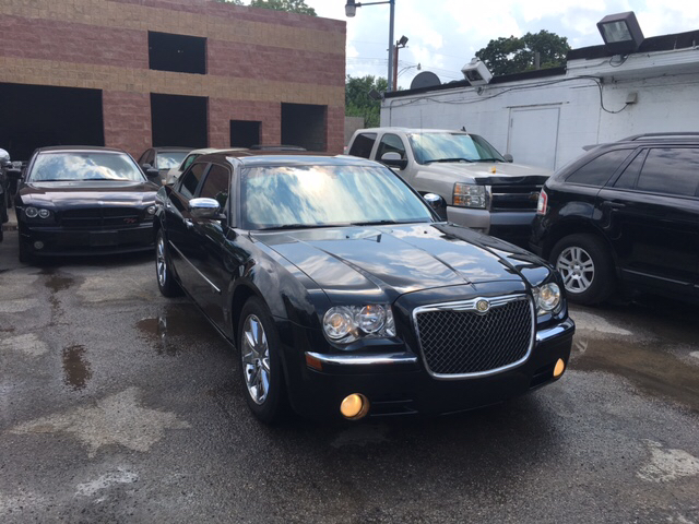 2009 Chrysler 300 for sale at Twin's Auto Center Inc. in Detroit MI