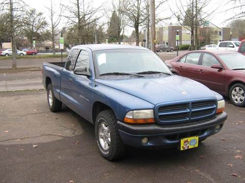 2002 Dodge Dakota for sale at D & M Auto Sales in Corvallis OR