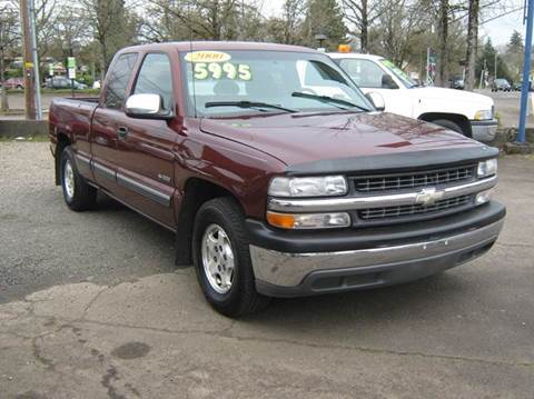 2000 Chevrolet Silverado 1500 for sale at D & M Auto Sales in Corvallis OR