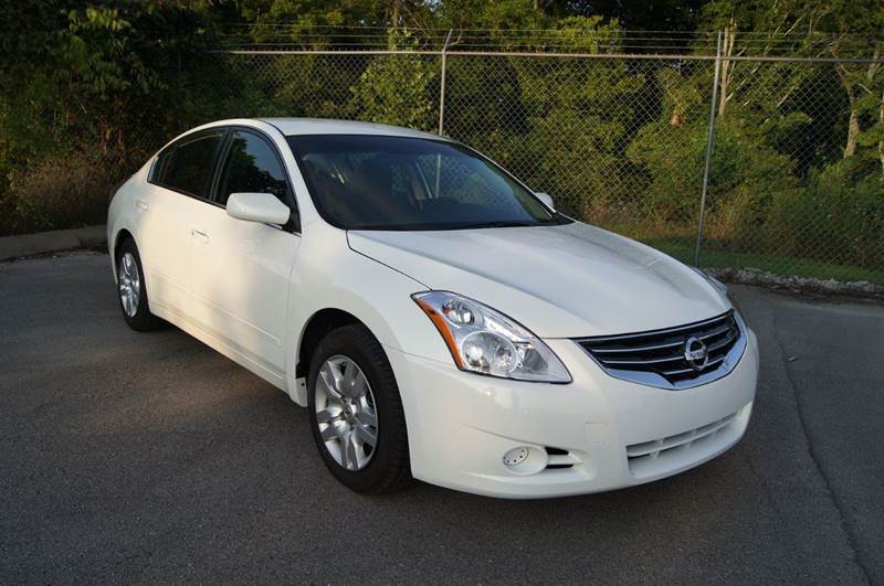 2013 Nissan Altima for sale at HOUSTON'S BEST AUTO SALES in Houston TX