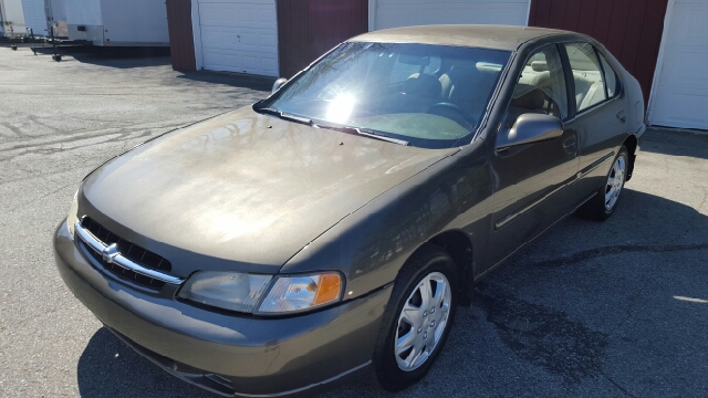 1999 Nissan Altima for sale at AMERI-CAR & TRUCK SALES INC in Haskell NJ