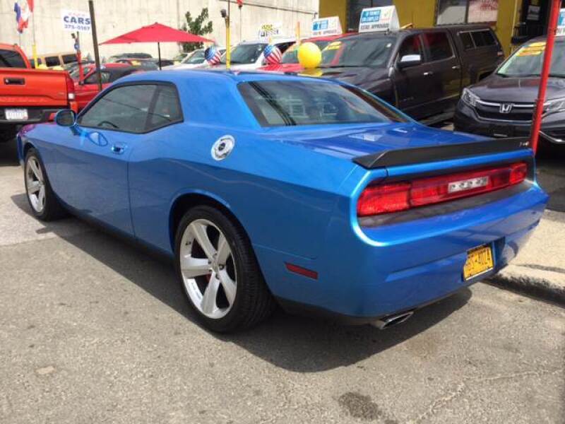 2010 Dodge Challenger SRT8 (image 2)