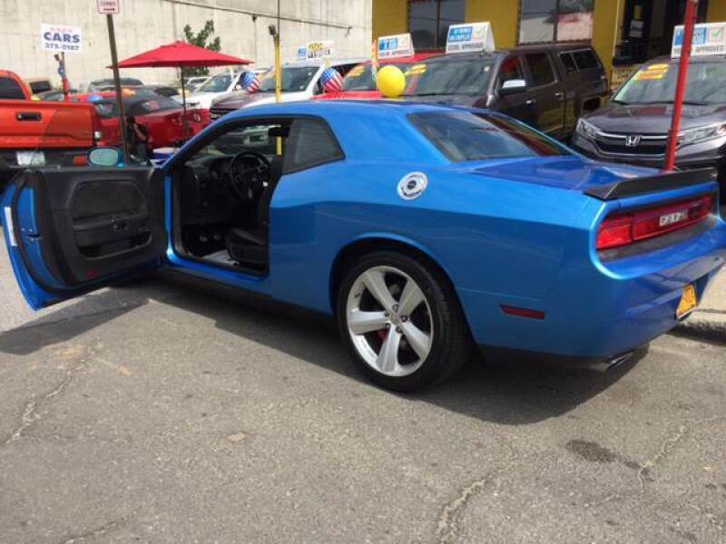 2010 Dodge Challenger SRT8 (image 3)