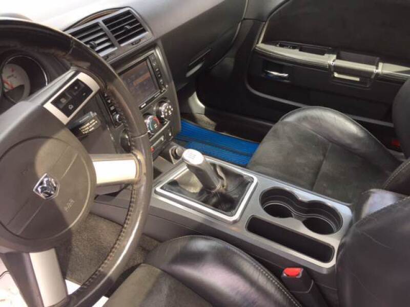 2010 Dodge Challenger SRT8 (image 12)