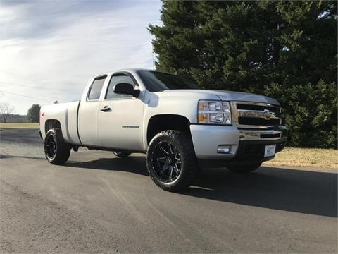 2011 Chevrolet Silverado 1500 for sale at CHOICE PRE OWNED AUTO LLC in Kernersville NC