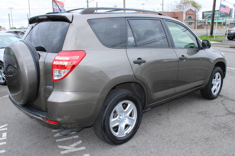 2012 Toyota RAV4 (image 8)
