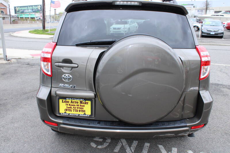 2012 Toyota RAV4 (image 7)