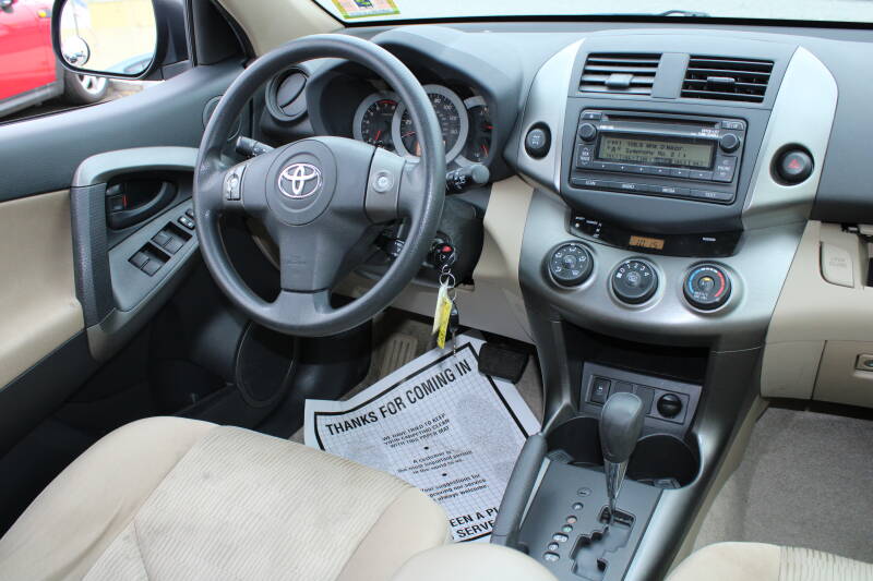 2012 Toyota RAV4 (image 11)