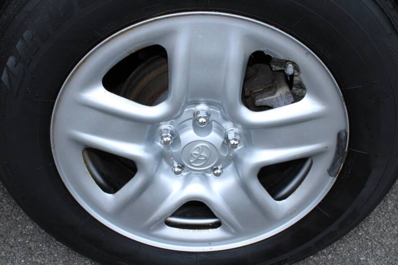 2012 Toyota RAV4 (image 17)