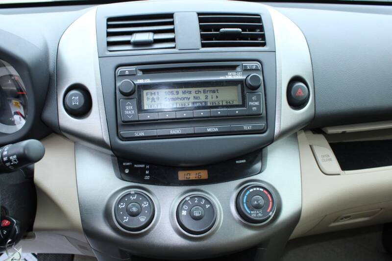 2012 Toyota RAV4 (image 16)