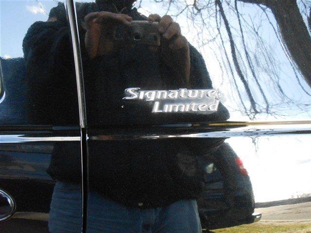 2007 Lincoln Town Car Signature Limited