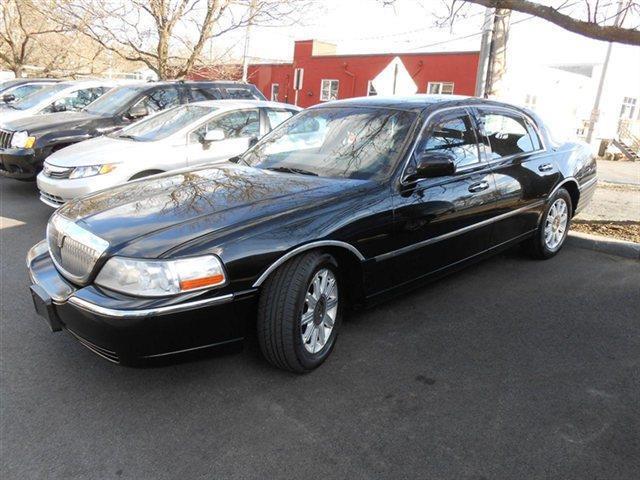 2007 Lincoln Town Car Signature Limited