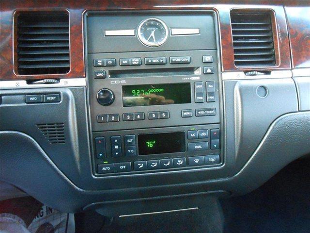 2007 Lincoln Town Car Signature Limited