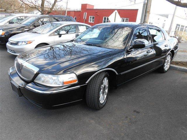 2007 Lincoln Town Car Signature Limited