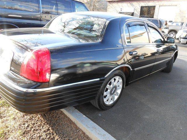 2007 Lincoln Town Car Signature Limited