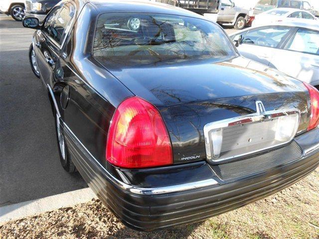 2007 Lincoln Town Car Signature Limited