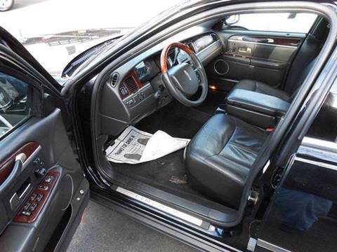 2007 Lincoln Town Car Signature Limited