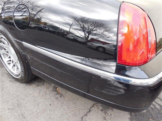 2002 Lincoln Town Car Signature