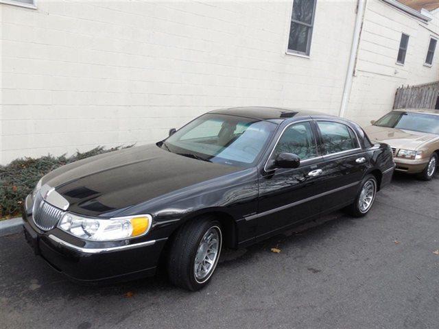 2002 Lincoln Town Car Signature