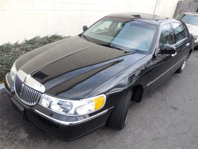 2002 Lincoln Town Car Signature