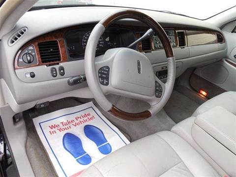 2002 Lincoln Town Car Signature