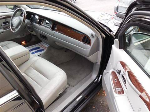 2002 Lincoln Town Car Signature