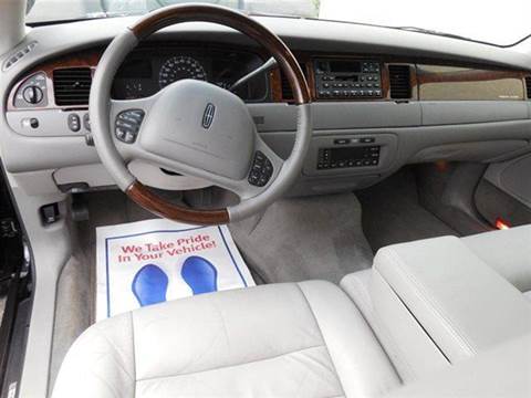 2002 Lincoln Town Car Signature