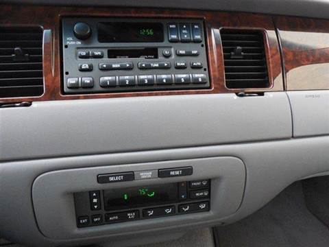 2002 Lincoln Town Car Signature