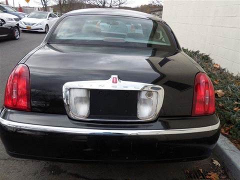 2002 Lincoln Town Car Signature
