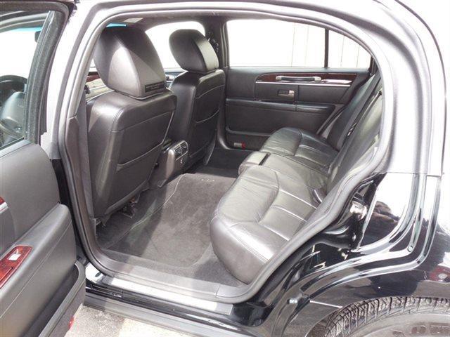 2011 Lincoln Town Car Executive L