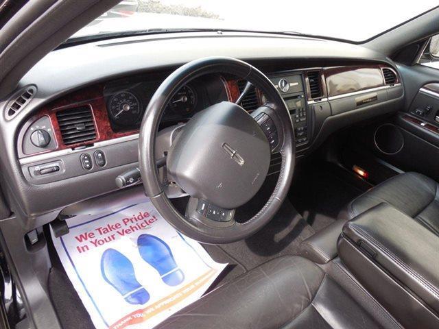 2011 Lincoln Town Car Executive L