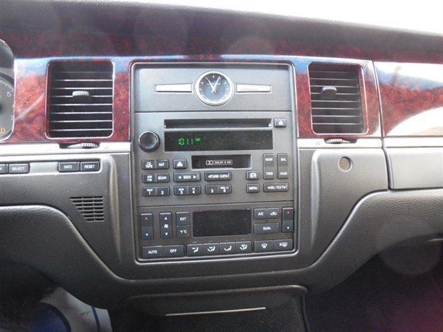 2011 Lincoln Town Car Executive L