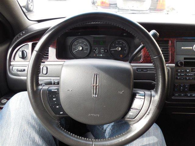 2011 Lincoln Town Car Executive L