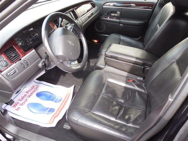 2011 Lincoln Town Car Executive L