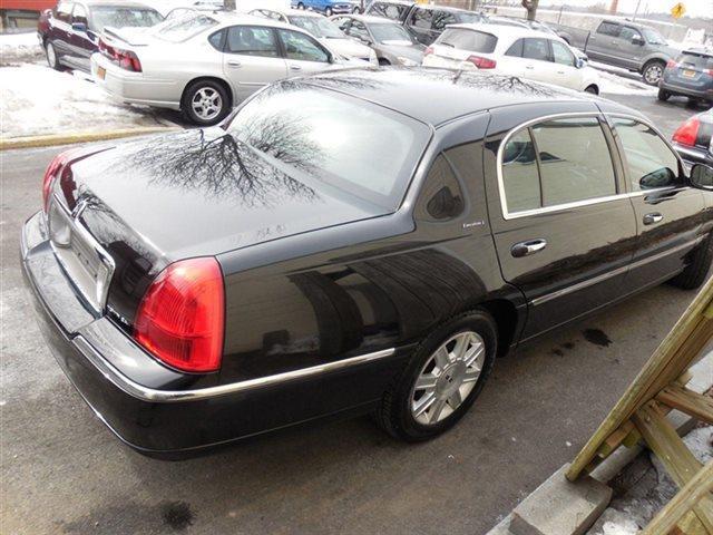 2011 Lincoln Town Car Executive L