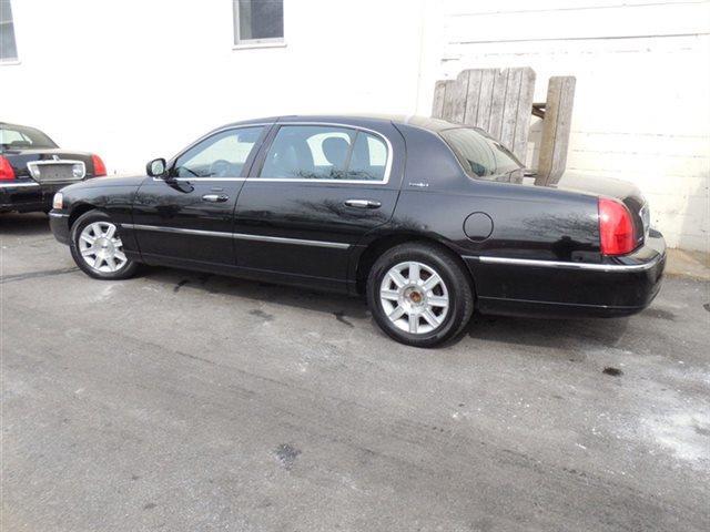 2011 Lincoln Town Car Executive L