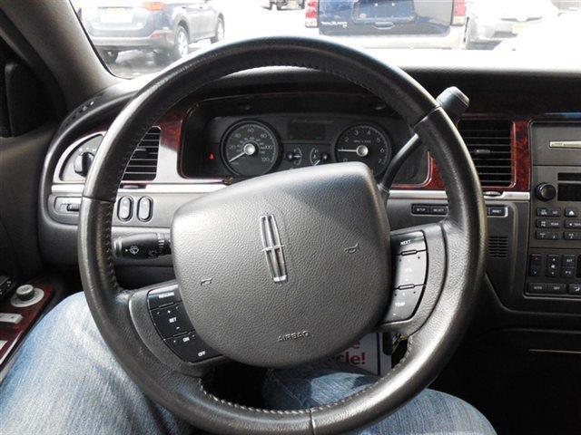 2011 Lincoln Town Car Executive L