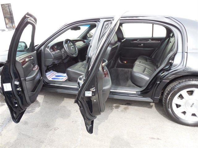 2011 Lincoln Town Car Executive L