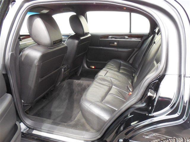 2011 Lincoln Town Car Executive L