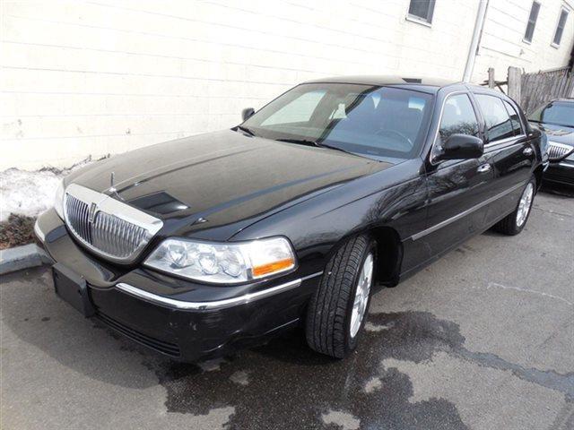 2011 Lincoln Town Car Executive L