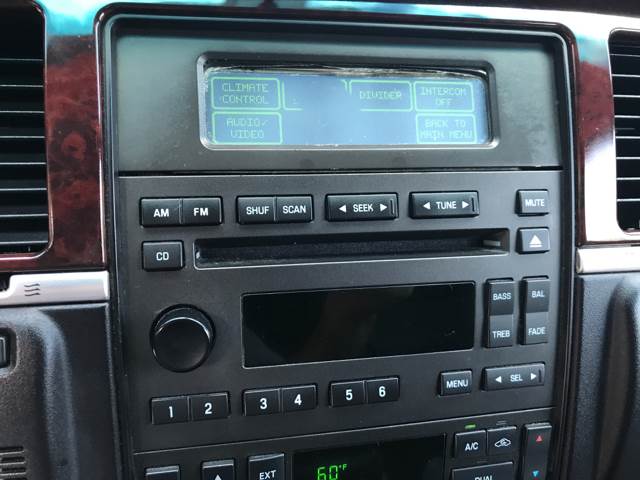 2005 Lincoln Town Car