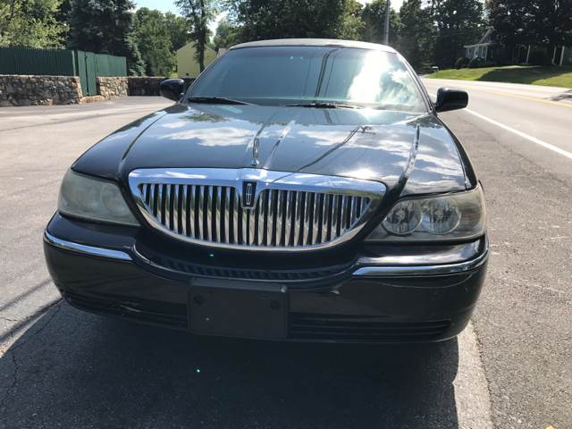 2005 Lincoln Town Car