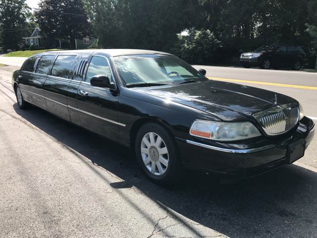2005 Lincoln Town Car
