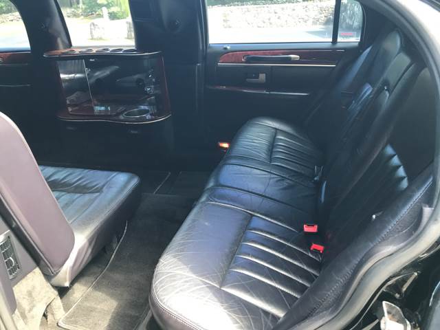2005 Lincoln Town Car