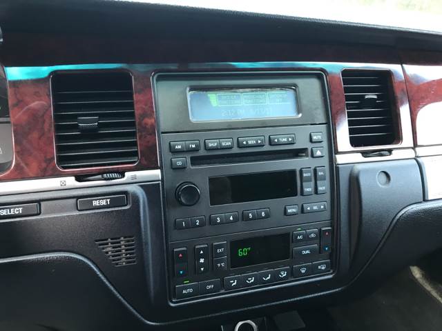 2005 Lincoln Town Car