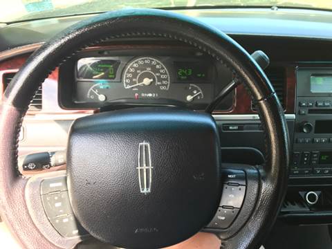 2005 Lincoln Town Car